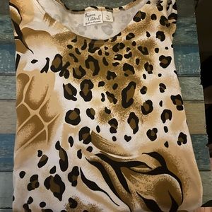 Ladies tiger print blouse 3/4 length sleeve .. XL NWOTS!!!